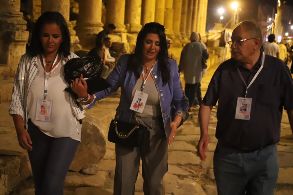 حصريا الإعلامية المصرية منى الشاذلي في جرش 37-صور