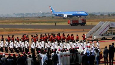 بابا الفاتيكان يصل إلى جنوب السودان في زيارة "حج من أجل السلام"