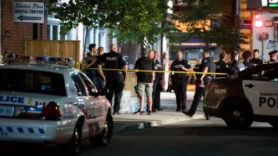 Toronto, July 23, 2018 (xinhua) Police Officers Gather At The Crime Scene In Toronto, Canada, On July 23, 2018. A Man Shot 14 People, Killing One And Injuring 13 Others In Toronto's East End Neighborhood Before Dying After An Exchange Of Gunfire With Police, According To Ctv Monday. (xinhua/li Haitao/ians)