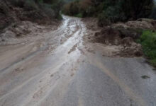 إغلاق طرق في بيرين والأزرق بسبب الأمطار والانهيارات الترابية