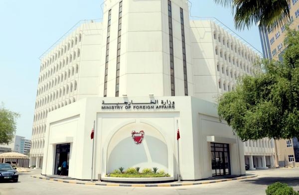 البحرين تعيد سفيرها إلى لبنان
