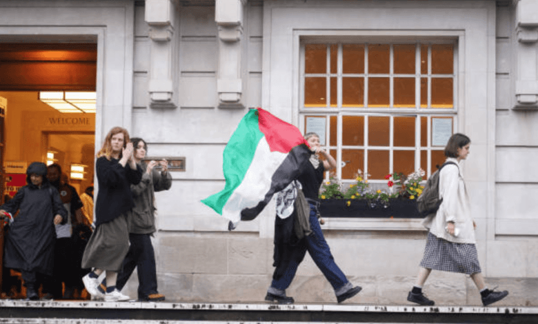 ناشطون مؤيّدون لفلسطين في العاصمة البريطانية لندن Getty